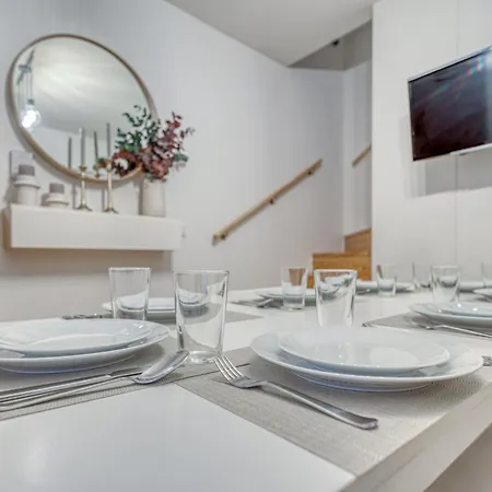 Guest Downtown Escape *