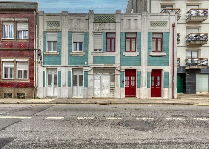 Guest Downtown Escape *